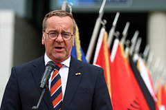 Read more about the article Министр обороны Германии допустил принудительный набор в бригаду на границе с Белоруссией